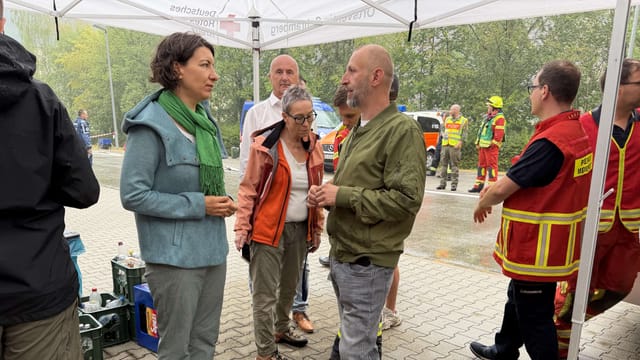 Waldbrand in Schramberg: Grüner Abgeordneter Artur Eichin vor Ort